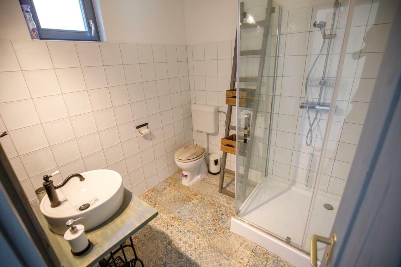 Borarium Vendeghazak - Zenit Haz Hotel Pazmand Ngoại thất bức ảnh